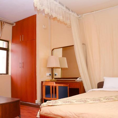 Fang Fang Hotel Кампала Экстерьер фото