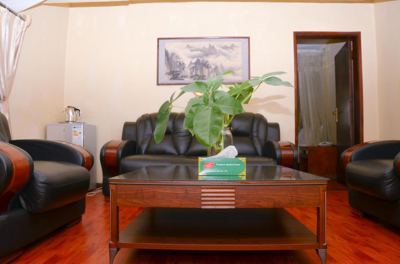 Fang Fang Hotel Кампала Экстерьер фото