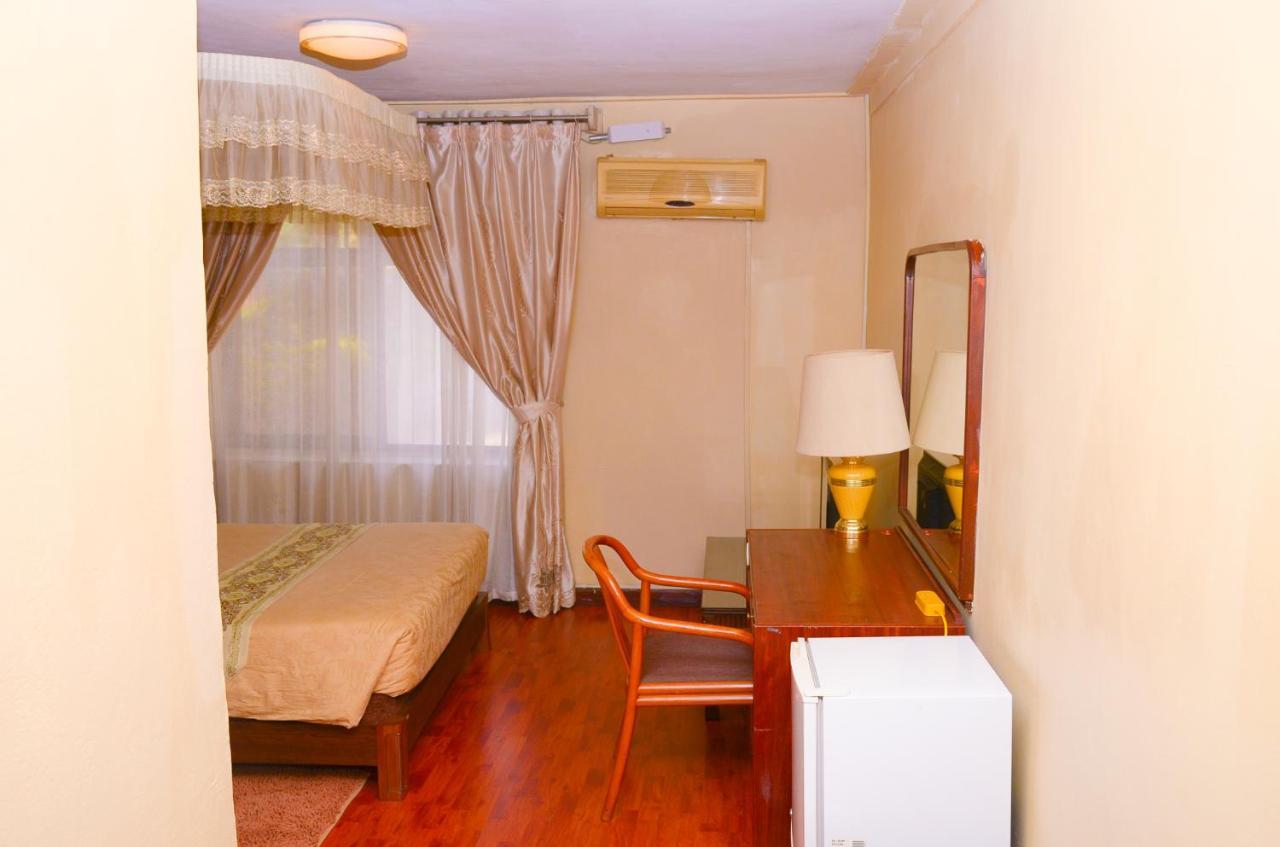 Fang Fang Hotel Кампала Экстерьер фото