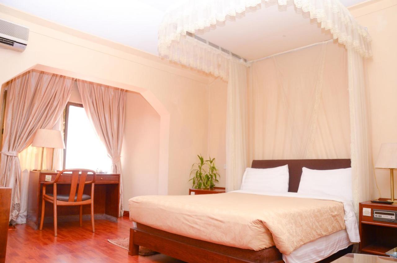 Fang Fang Hotel Кампала Экстерьер фото