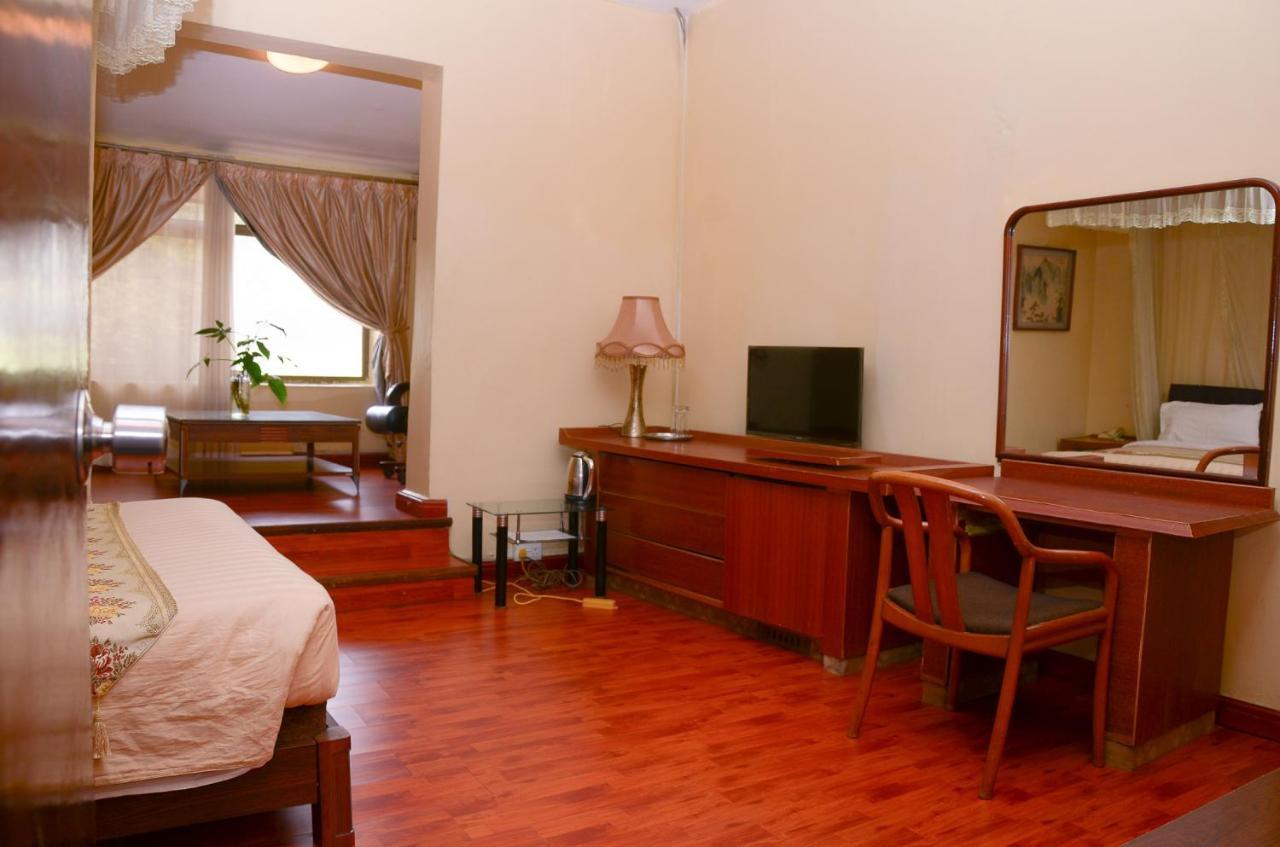 Fang Fang Hotel Кампала Экстерьер фото