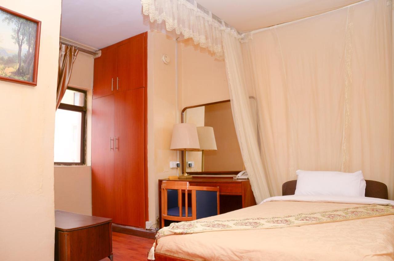Fang Fang Hotel Кампала Экстерьер фото